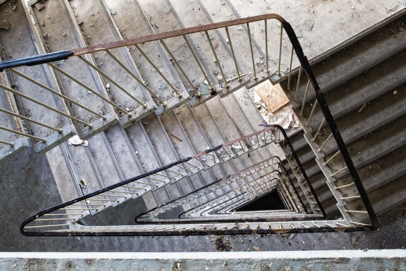The breathtaking beauty of spiral staircases