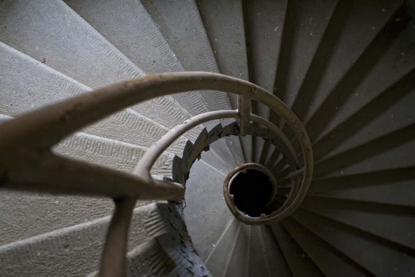 The breathtaking beauty of spiral staircases