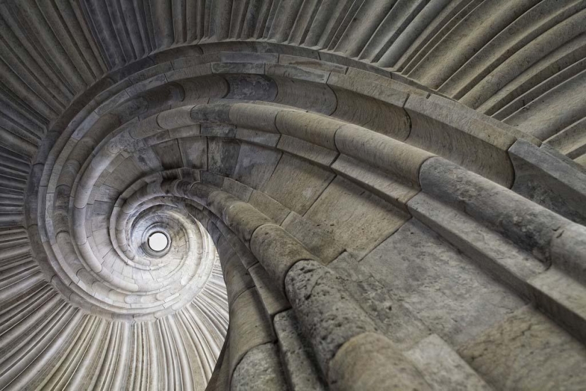 The breathtaking beauty of spiral staircases
