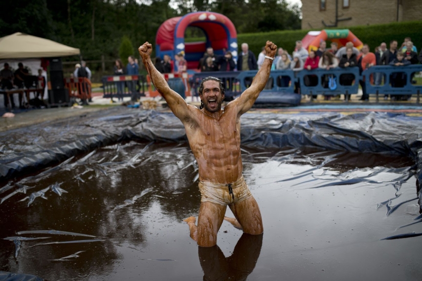 The British are going crazy - in England there was a championship in gravy wrestling The British are going crazy - in England there was a championship in gravy wrestling