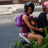 The British family decided not to send their children to school, but to travel around the world with them