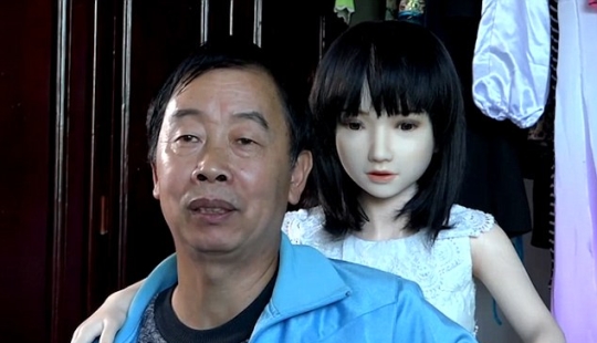 The Chinese started a whole harem of seven rubber women