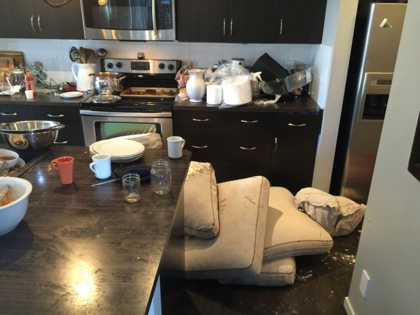 The couple rented out their house on Airbnb, and returned to the wrecked home The couple rented out their house on Airbnb, and returned to the wrecked home