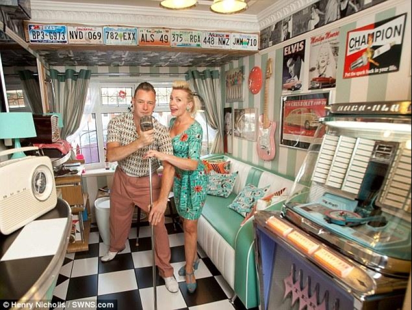 The couple returned to the fifties to save their marriage The couple returned to the fifties to save their marriage