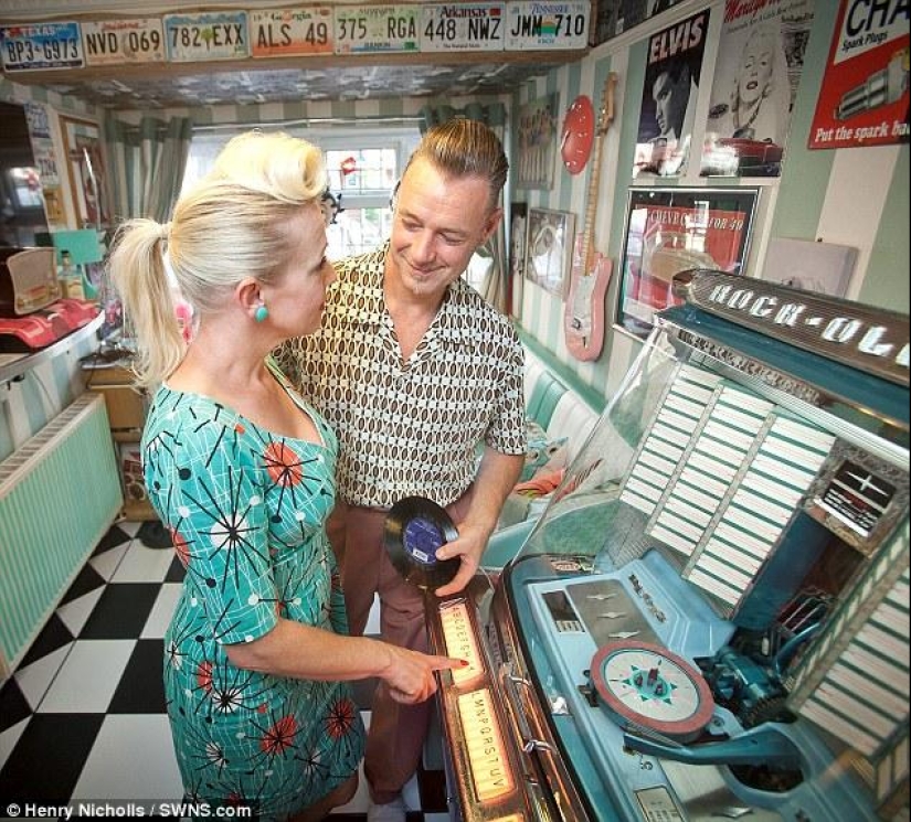 The couple returned to the fifties to save their marriage The couple returned to the fifties to save their marriage