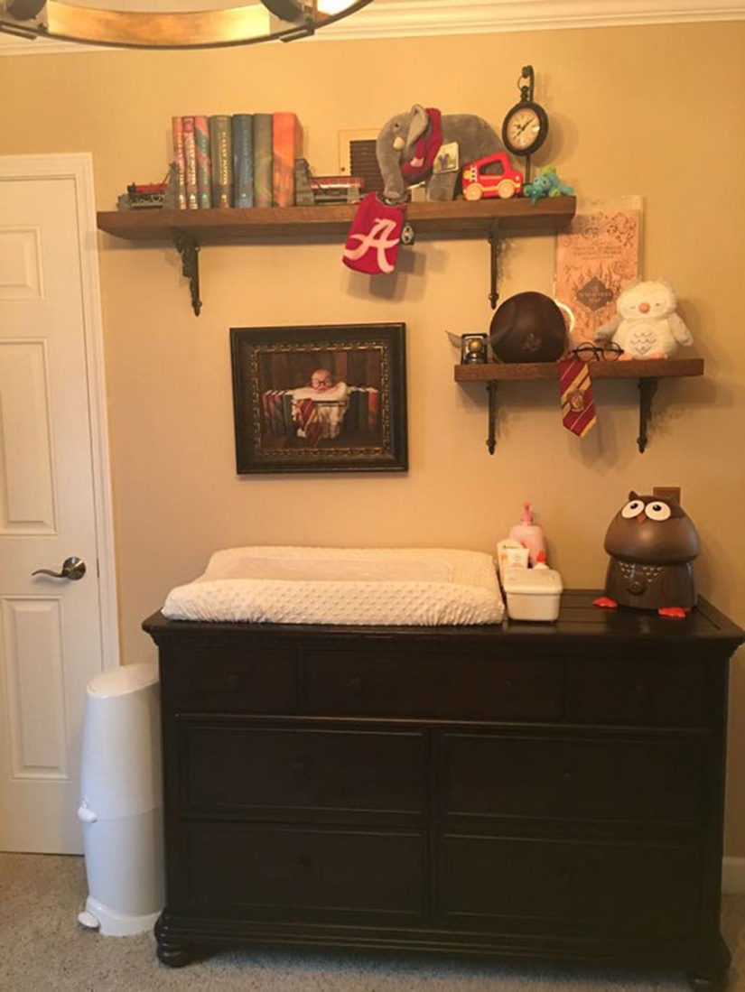 The father made a nursery in the style of Harry Potter for his little wizard