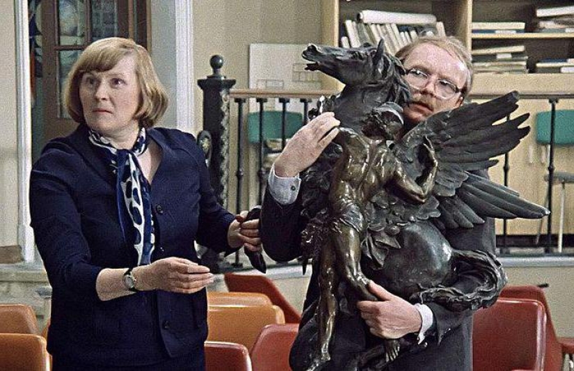 The four-legged star of "Mosfilm": a bronze horse, which was filmed at least as often as Mironov