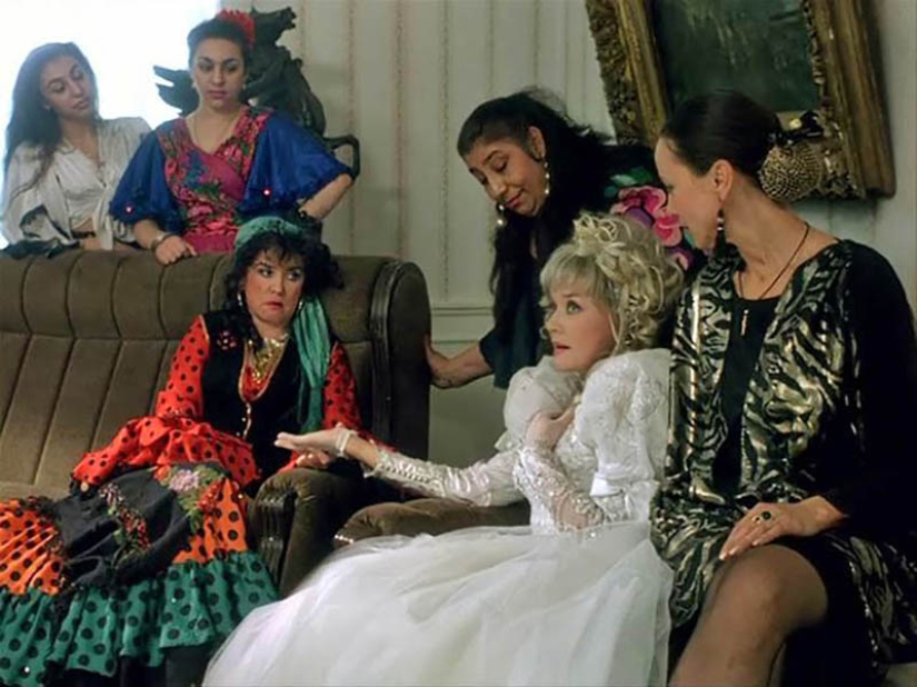 The four-legged star of "Mosfilm": a bronze horse, which was filmed at least as often as Mironov