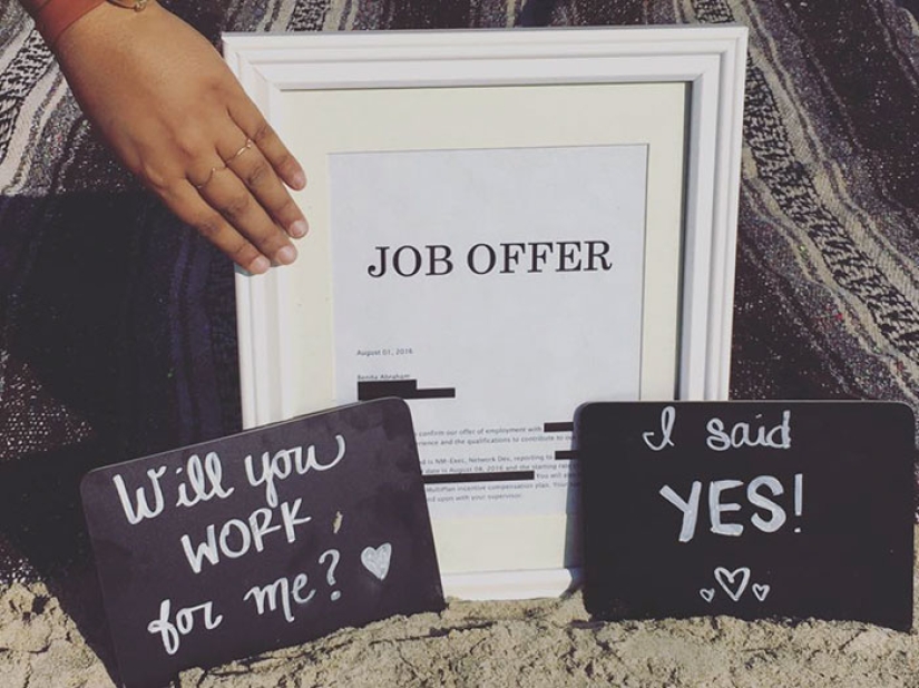 The girl made an engagement photo shoot with her offer of a new job The girl made an engagement photo shoot with her offer of a new job