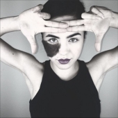 The girl refuses to remove the birthmark, considering it her highlight