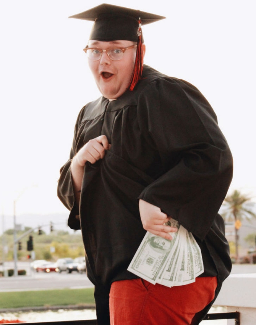 The graduation photo session of this student was clearly a success.