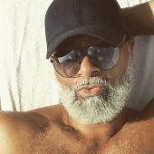 The grandfather who will steal your grandmothers: the internet is crazy about a teacher from Texas The grandfather who will steal your grandmothers: the internet is crazy about a teacher from Texas
