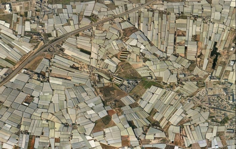 The grandiose greenhouses of Almeria