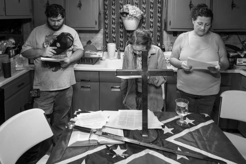 The Ku Klux Klan is alive! The photographer studied the secret society from the inside for 11 years