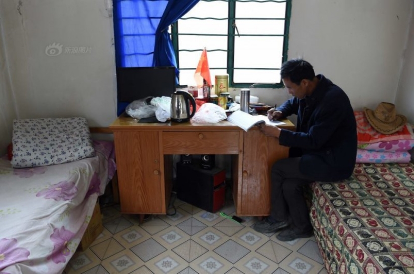 The last of the Mohicans: a Chinese man has been living alone in a deserted village for 10 years