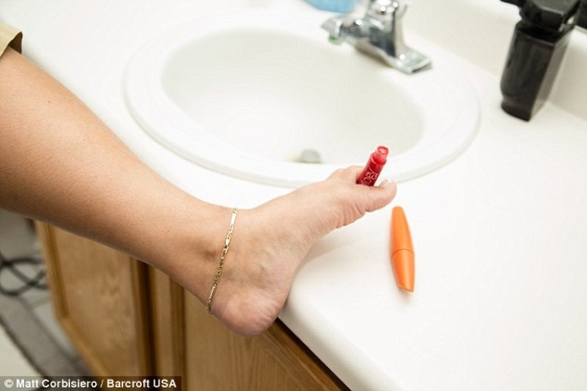 The life of an American woman born without arms is much more interesting and eventful than yours.