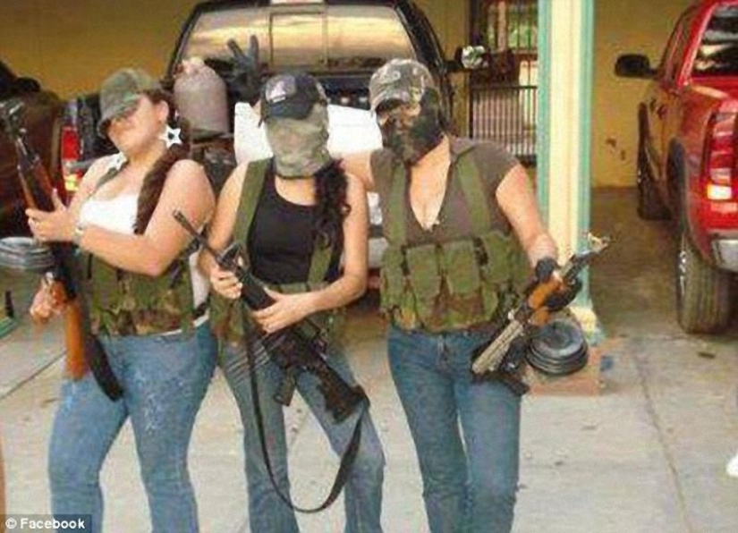 The life of the Mexican drug mafia on Facebook