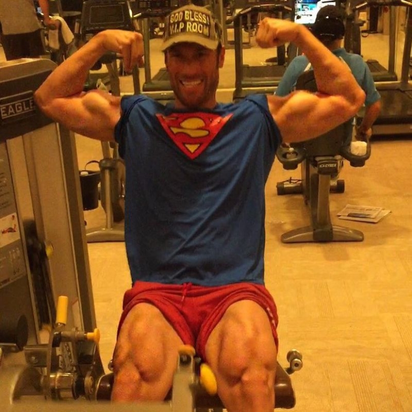 The luxurious life of this married guy can only be envied