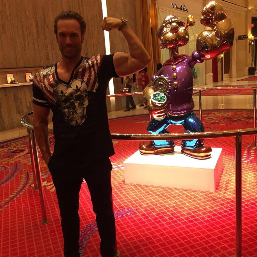 The luxurious life of this married guy can only be envied