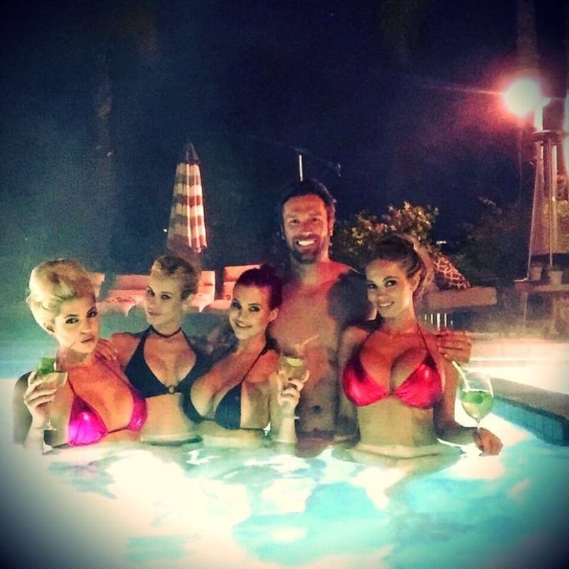 The luxurious life of this married guy can only be envied