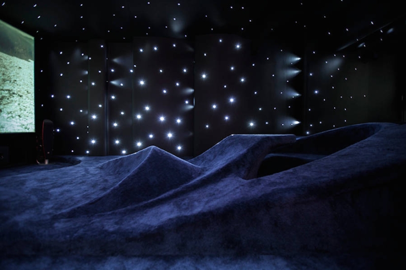 The melting house of "Elastic" is the strangest house you will ever see The melting house of "Elastic" is the strangest house you will ever see