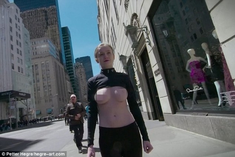 The model walked the streets of New York topless in support of the movement "Freedom to nipples" The model walked the streets of New York topless in support of the movement "Freedom to nipples"
