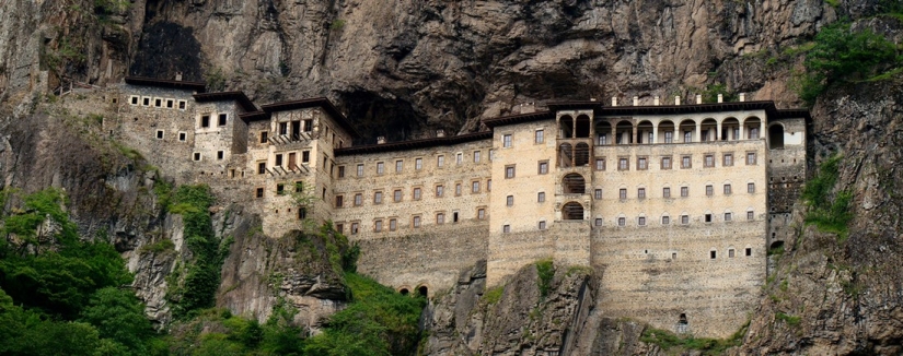 The most breathtaking mountain dwellings The most breathtaking mountain dwellings