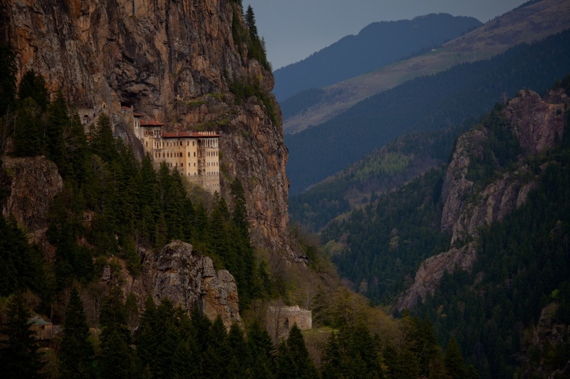 The most breathtaking mountain dwellings The most breathtaking mountain dwellings