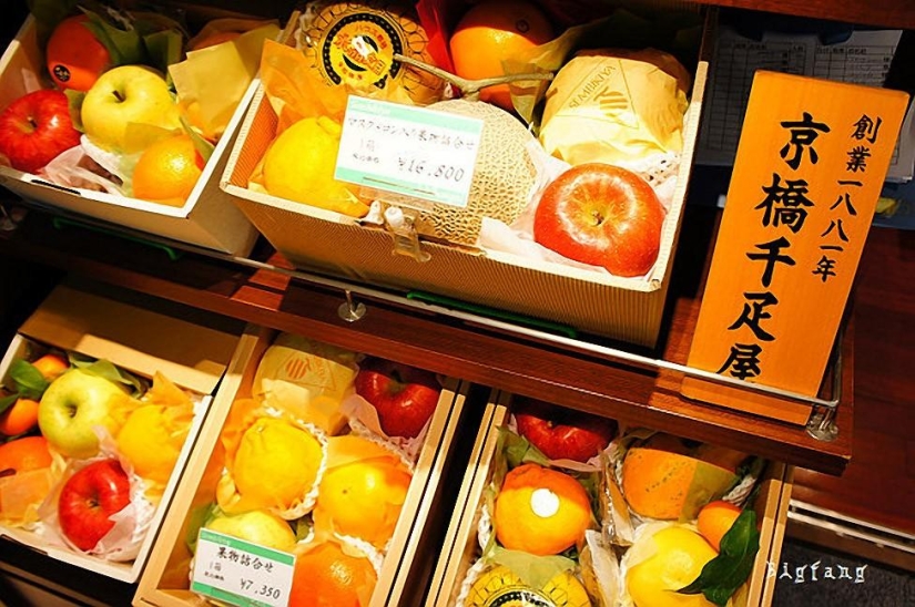 The most expensive fruit parlor in the world The most expensive fruit parlor in the world