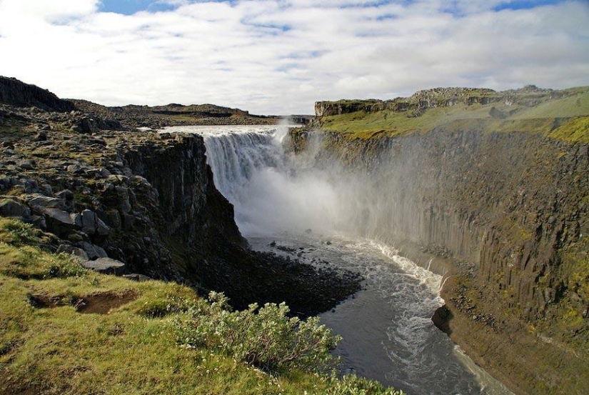 The most powerful waterfall in Europe: Dettifoss The most powerful waterfall in Europe: Dettifoss