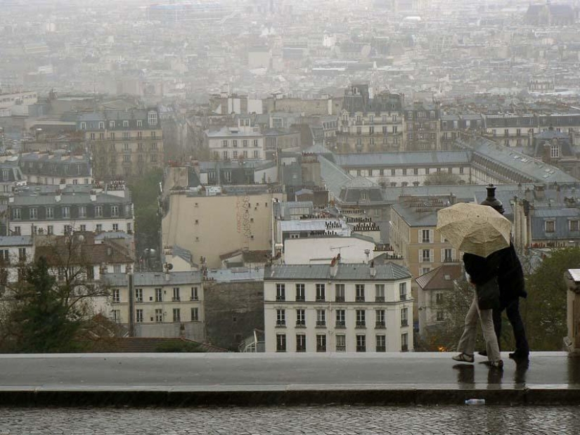 The most romantic umbrellas in Paris