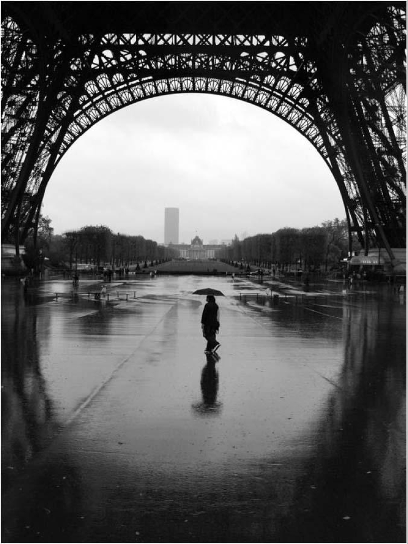 The most romantic umbrellas in Paris