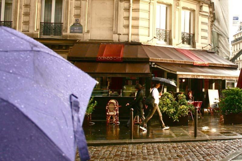 The most romantic umbrellas in Paris