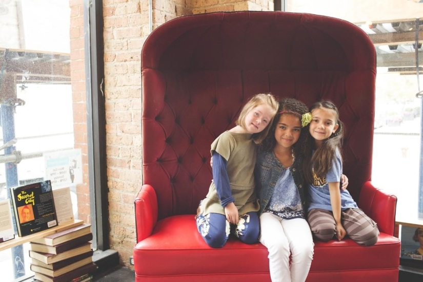 The mother of a girl with Down syndrome arranged a photo session for children with disabilities for the new school year The mother of a girl with Down syndrome arranged a photo session for children with disabilities for the new school year