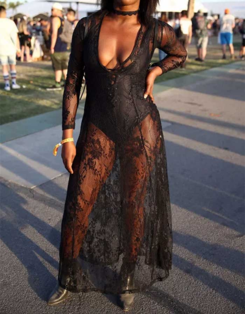 The naked King: the crazy outfits of the guests of the Coachella 2017 festival