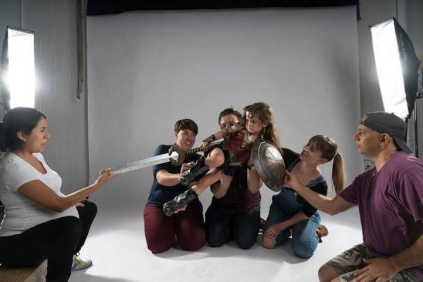 The photographer fulfilled the dream of a 3-year-old daughter and turned her into a real Wonder Woman The photographer fulfilled the dream of a 3-year-old daughter and turned her into a real Wonder Woman