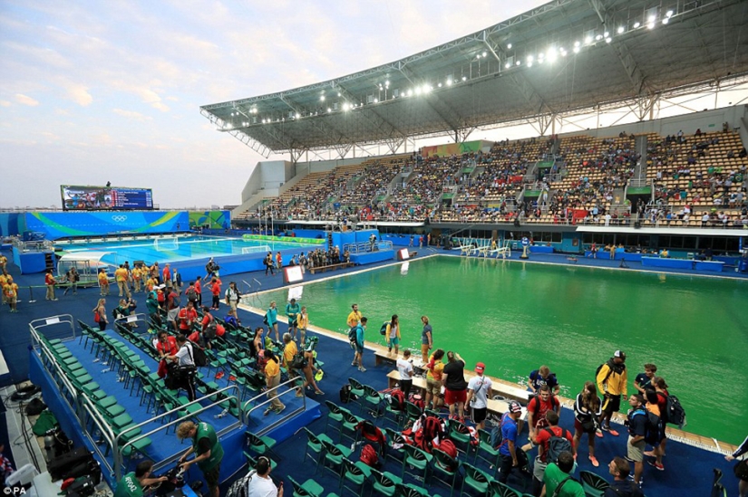 The pool at the Rio Olympics suddenly turned green, and no one admits The pool at the Rio Olympics suddenly turned green, and no one admits
