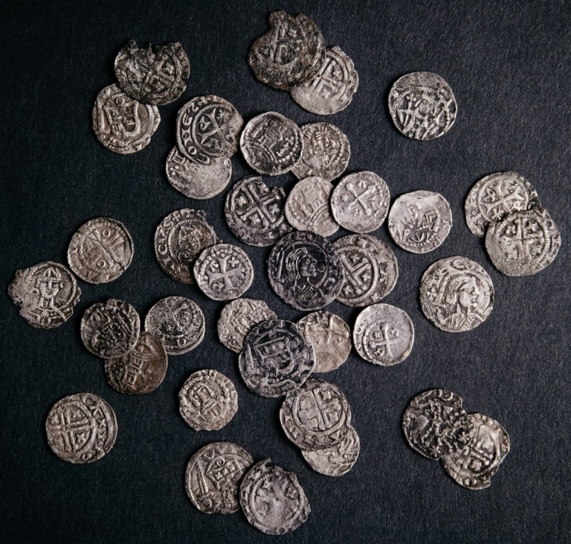 The richest medieval treasure discovered in Holland The richest medieval treasure discovered in Holland