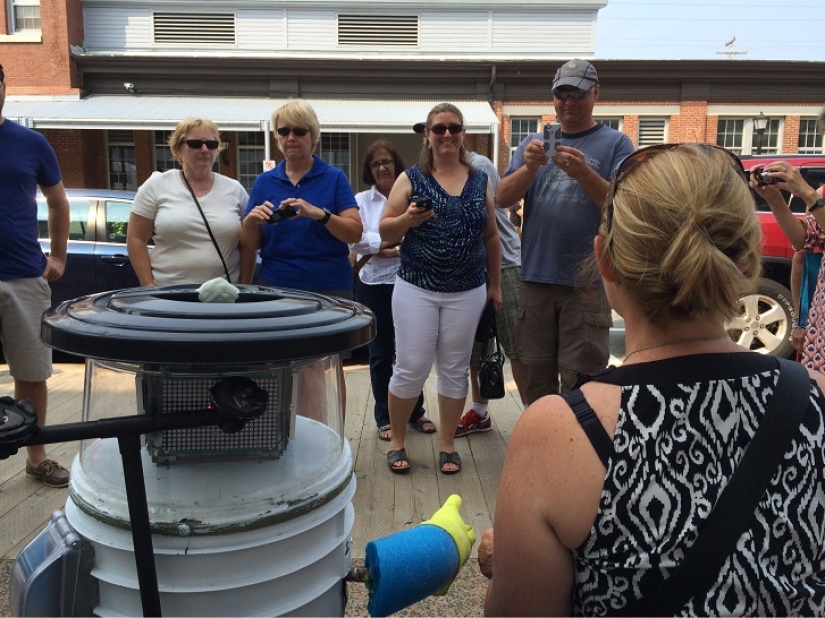 The robot is hitchhiking