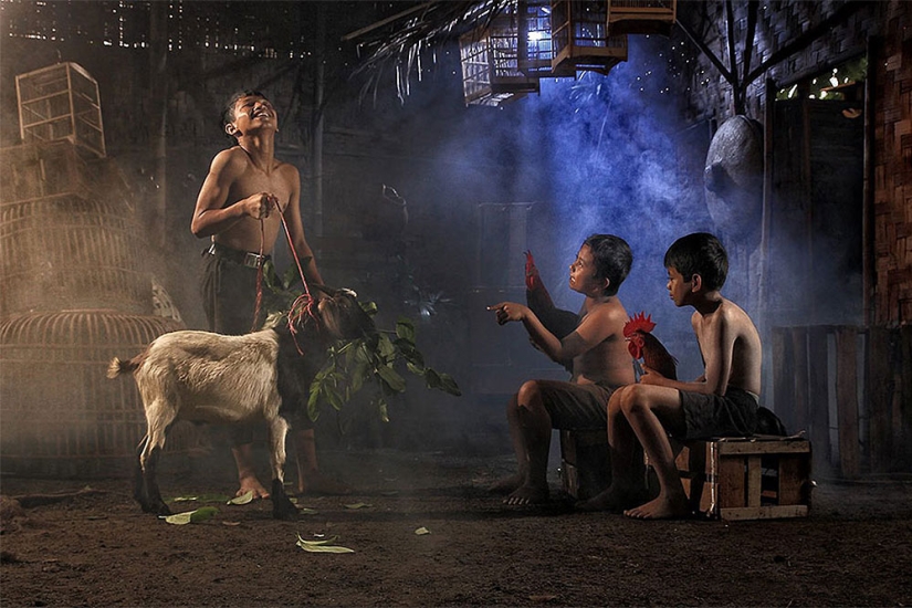 The simple life of an Indonesian village photographed by Herman Damar