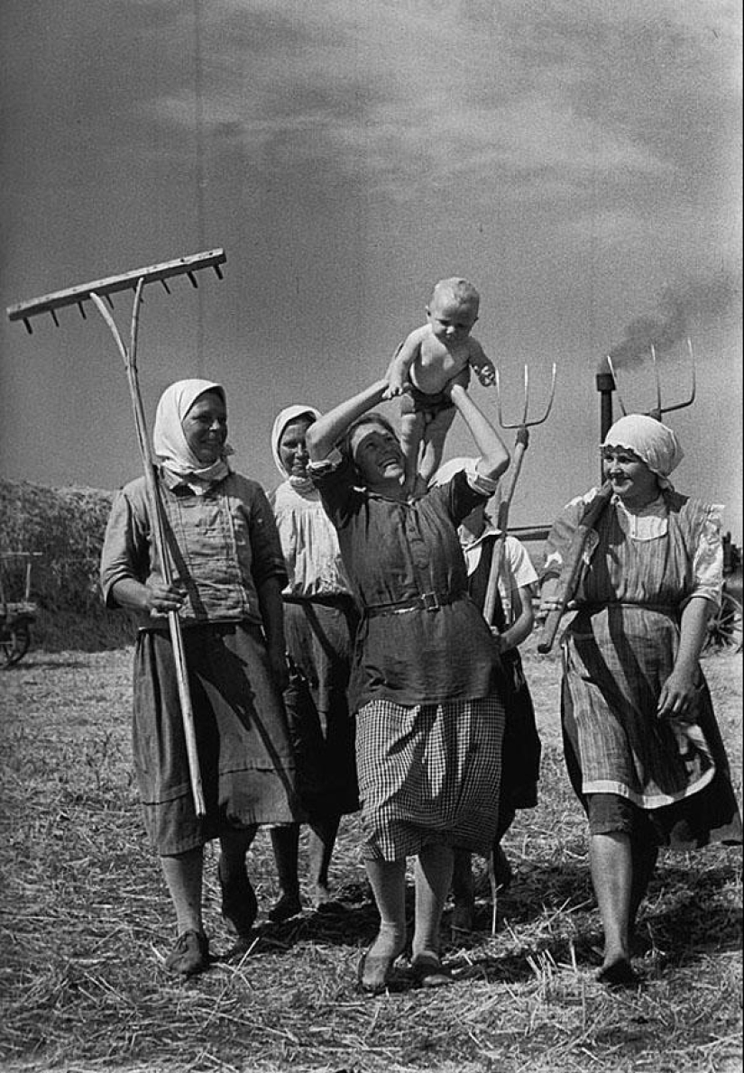 The Soviet era in iconic photographs by Markov-Grinberg The Soviet era in iconic photographs by Markov-Grinberg