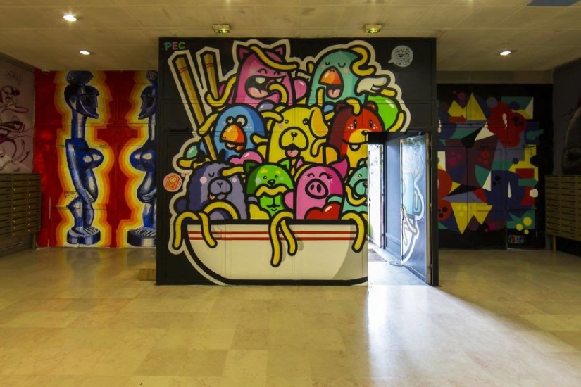 The spatula will not rise: before the renovation, the Paris hostel was turned into a small Louvre The spatula will not rise: before the renovation, the Paris hostel was turned into a small Louvre