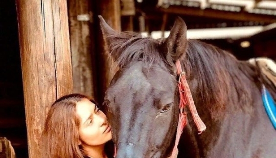 The story of Salma Hayek - an actress who saves animals The story of Salma Hayek - an actress who saves animals