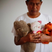 The tragedy of the relatives of the missing passengers of the Malaysian Boeing The tragedy of the relatives of the missing passengers of the Malaysian Boeing
