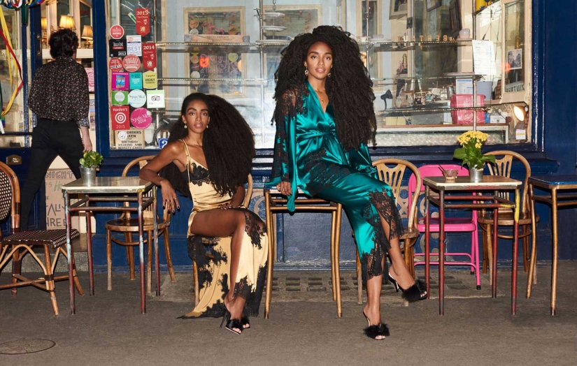The twins became famous thanks to the Afrocos, with whom you can do without clothes