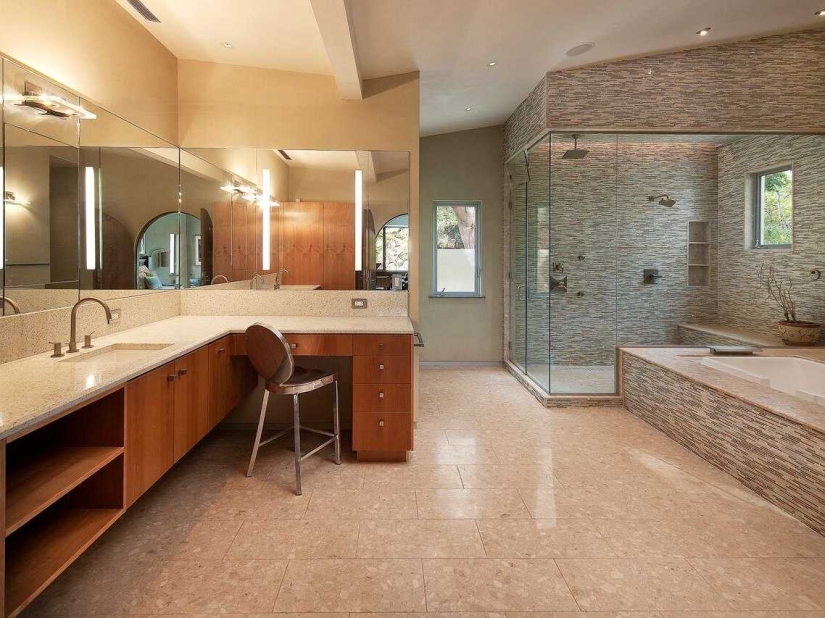 The ultra-modern estate of one of the creators of The Simpsons, which can be bought for $ 18 million The ultra-modern estate of one of the creators of The Simpsons, which can be bought for $ 18 million