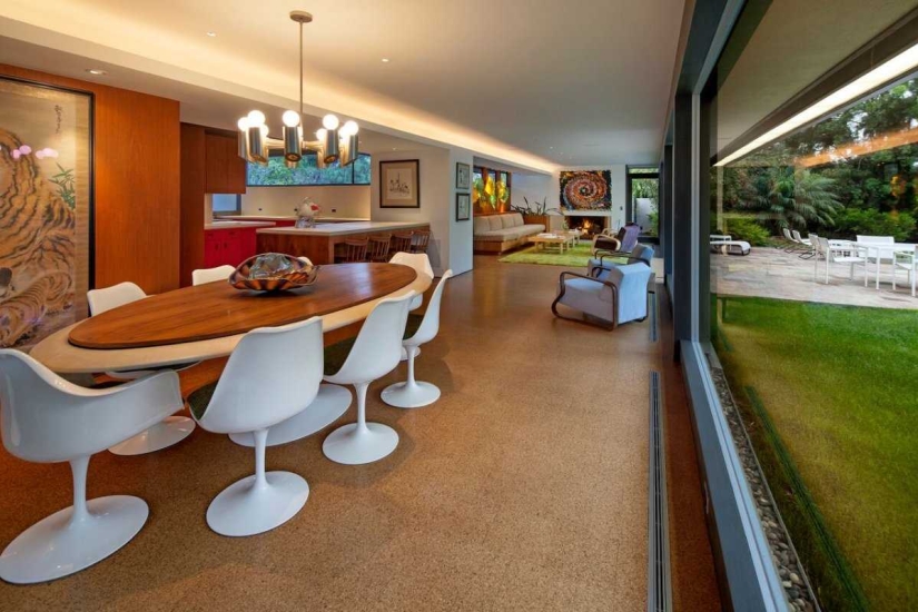 The ultra-modern estate of one of the creators of The Simpsons, which can be bought for $ 18 million The ultra-modern estate of one of the creators of The Simpsons, which can be bought for $ 18 million