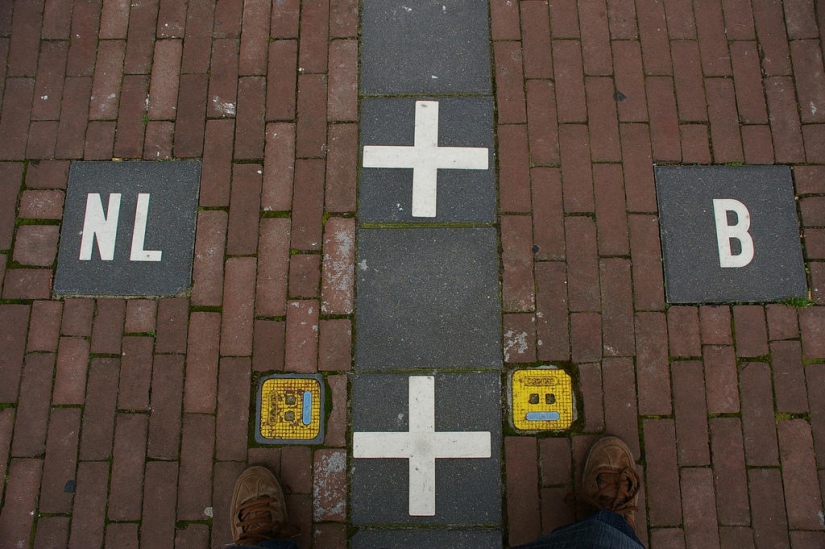 The village of Baarle: from Belgium to the Netherlands at a stone's throw The village of Baarle: from Belgium to the Netherlands at a stone's throw