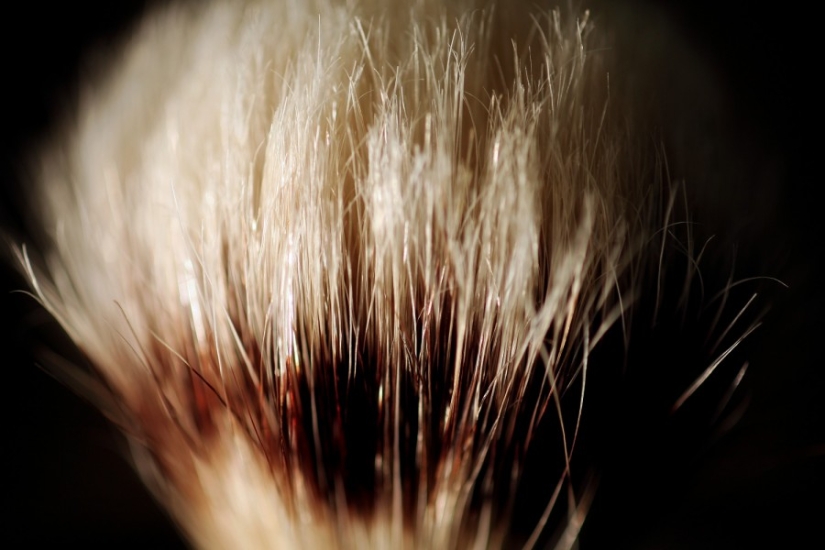 The work of a hairdresser and his working tools