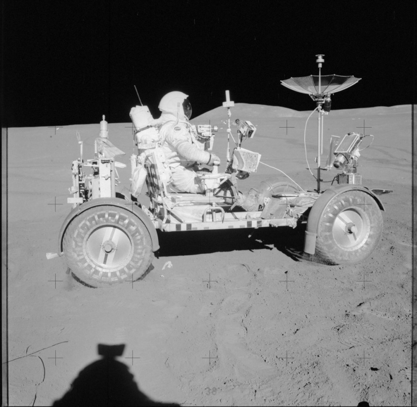 These 9,200 Apollo Photos Will Change Your View of Space These 9,200 Apollo Photos Will Change Your View of Space